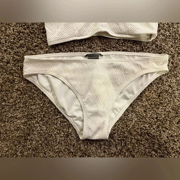 Vince Camuto Swim Wrap High Neck Bikini Top (M) & Classic Bikini Bottom (L) - Picture 2 of 11